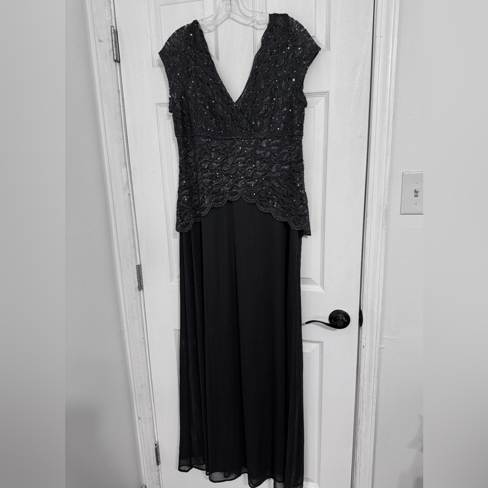 Women’s formal floor length dress